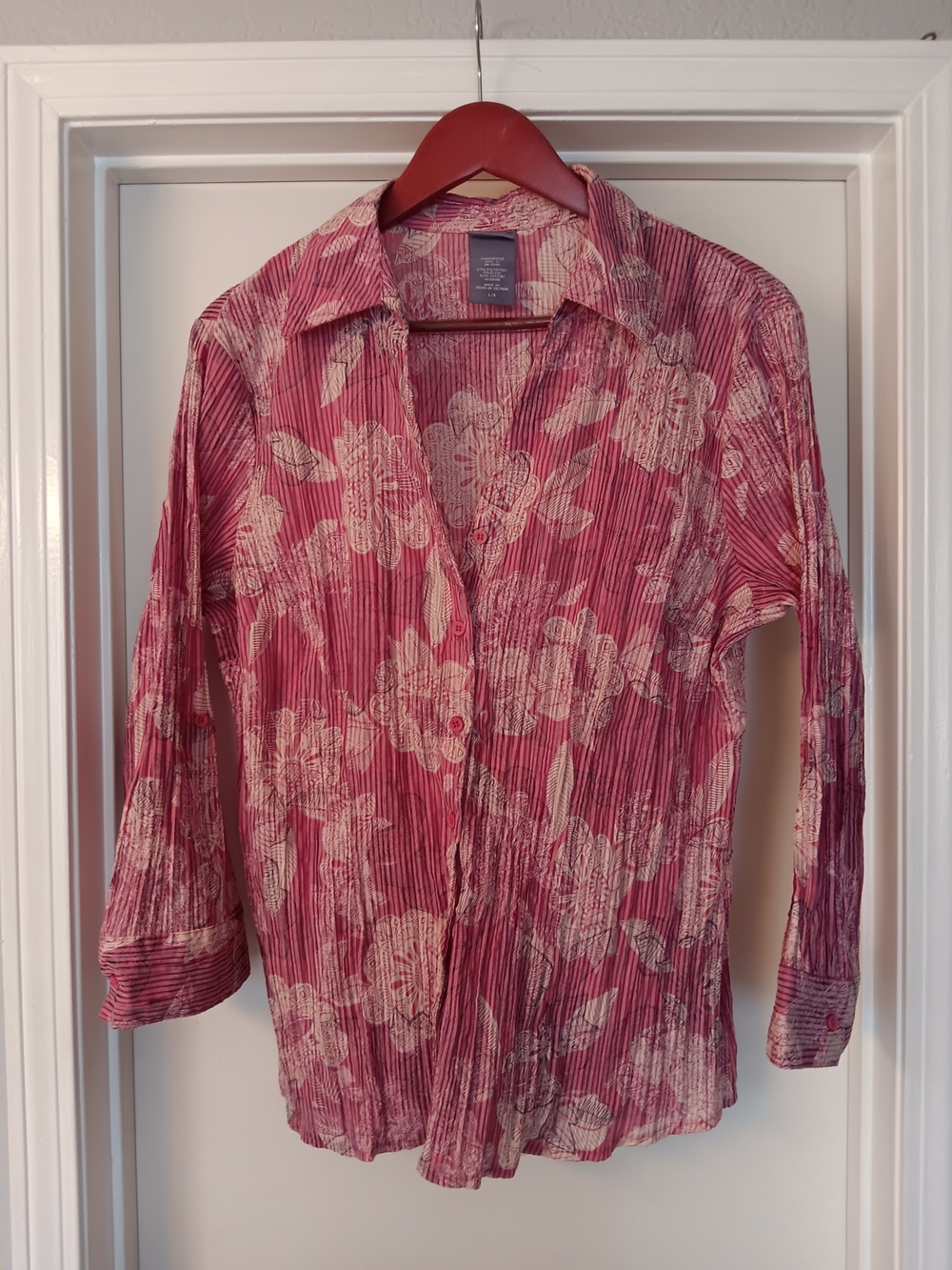 Laura Scott Pink Floral Crinkle Button-Down Shirt